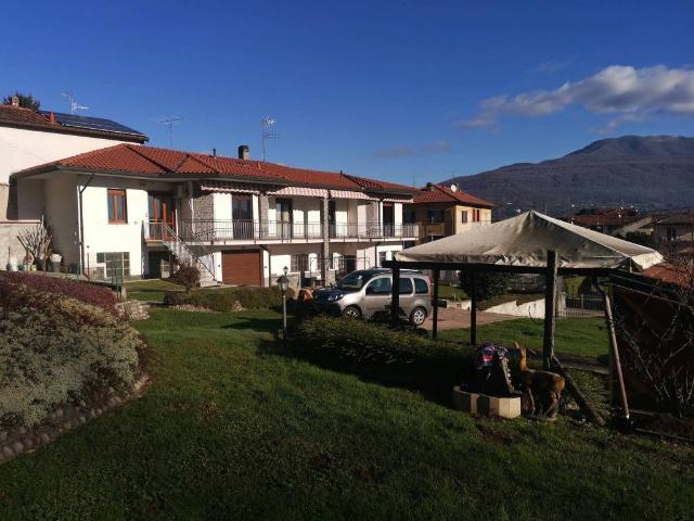 Villa in vendita a Besozzo VA