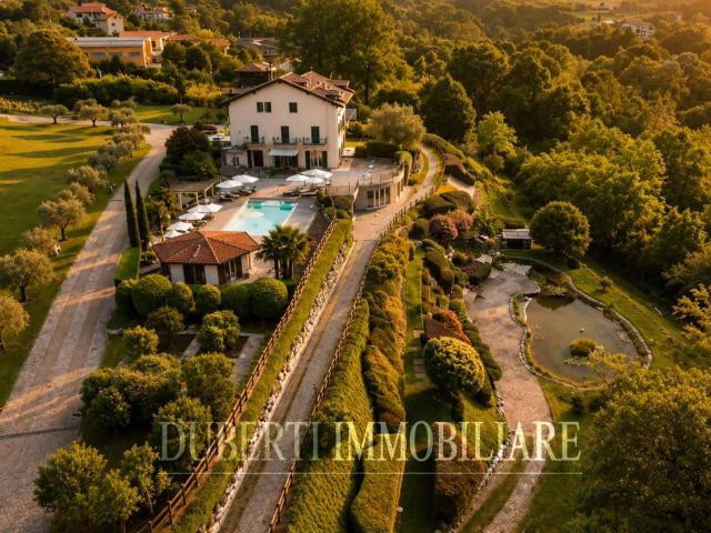 Villa in vendita a Besozzo VA
