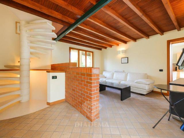 Villa in vendita a Besnate VA