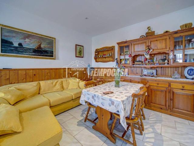 Villa in vendita a Besnate VA