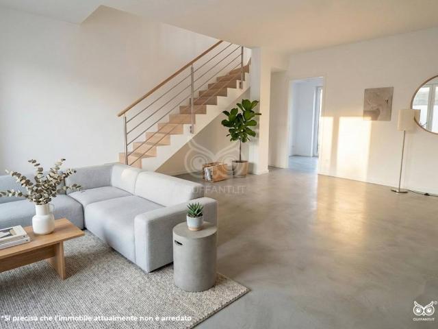 Villa in vendita a Bizzarone CO