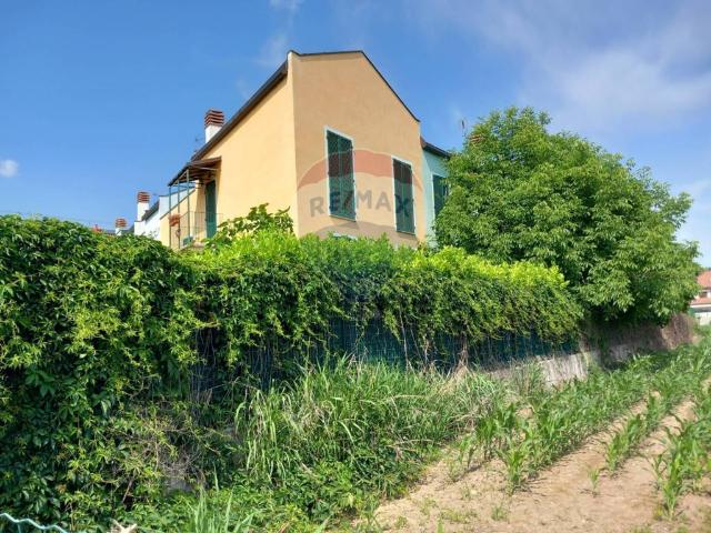 Villa in vendita a Biandrate NO