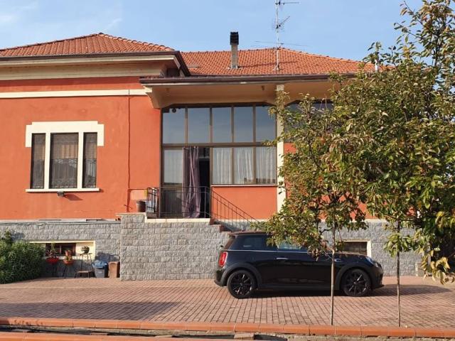 Villa in vendita a Biandrate NO