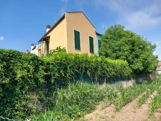 Villa in vendita a Biandrate NO