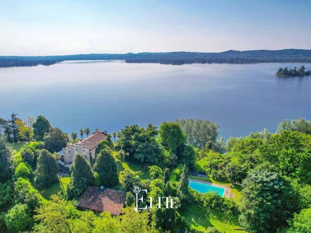 Villa in vendita a Biandronno VA