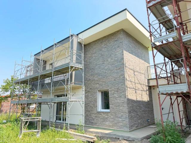 Villa in vendita a Biandronno VA