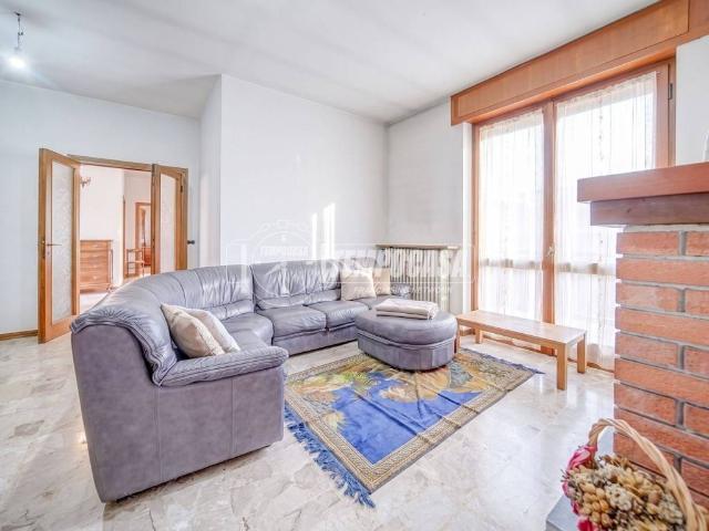 Villa in vendita a Biandronno VA