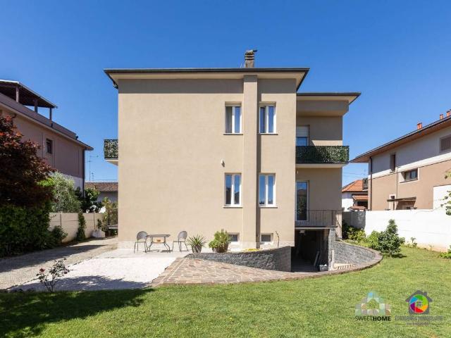 Villa in vendita a Biassono MB
