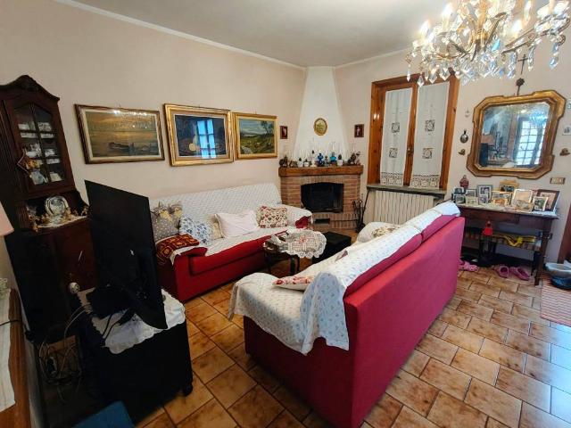 Villa in vendita a Bibbiano RE