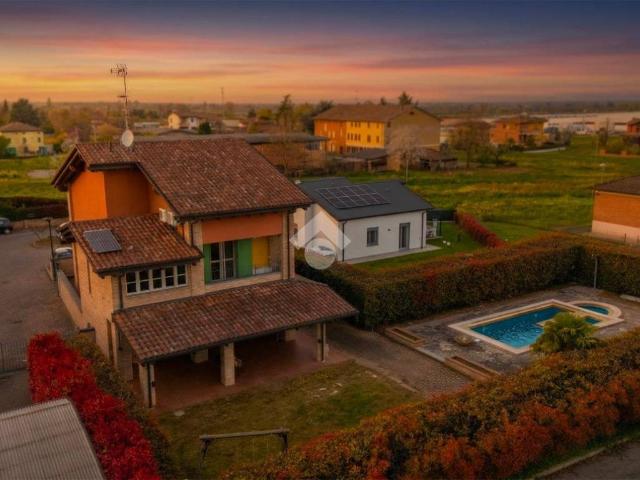 Villa in vendita a Bibbiano RE