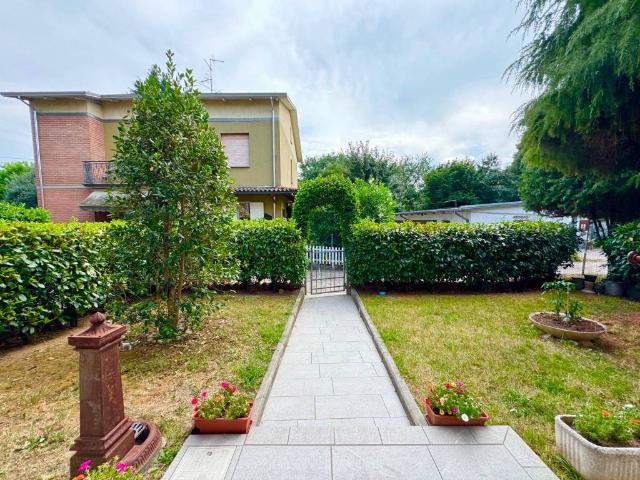 Villa in vendita a Bibbiano RE