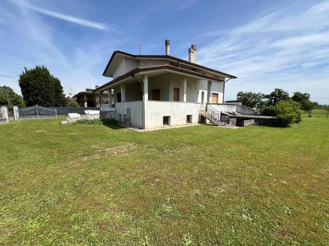 Villa in vendita a Bicinicco UD