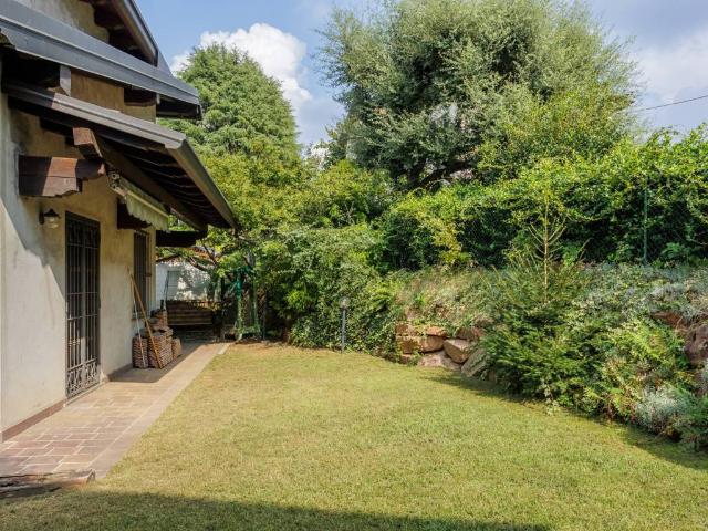 Villa in vendita a Binago CO