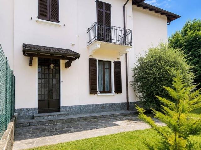 Villa in vendita a Binago CO