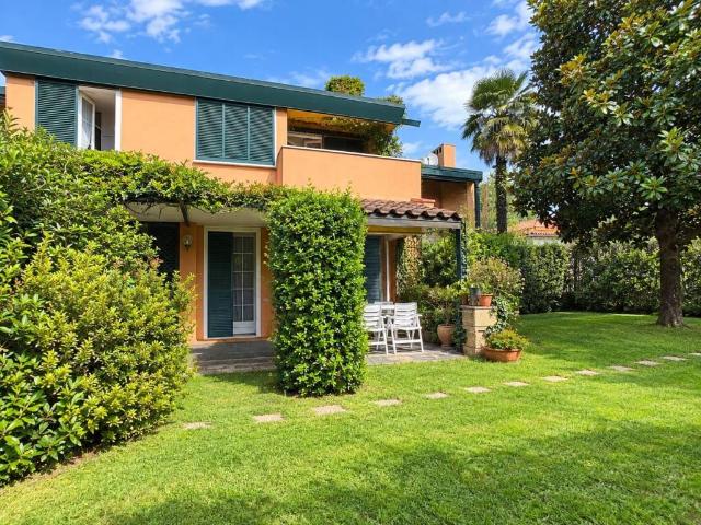 Villa in vendita a Binago CO