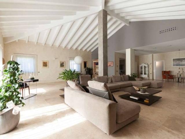 Villa in vendita a Binasco MI