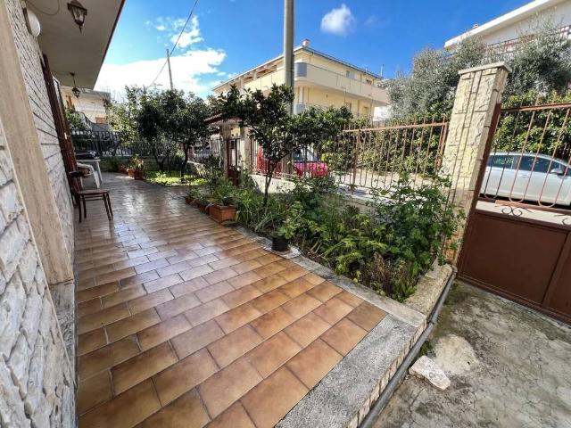 Villa in vendita a Binetto BA