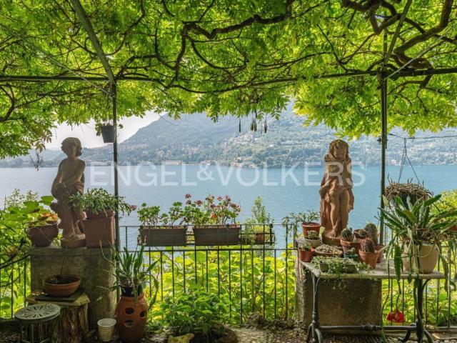 Villa in vendita a Blevio CO