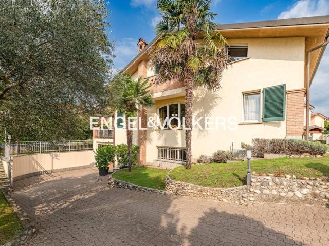 Villa in vendita a Brugherio MB