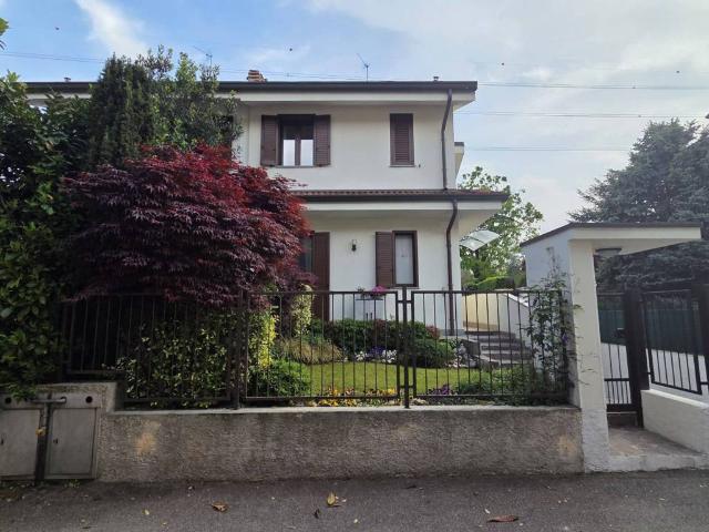 Villa in vendita a Brugherio MB