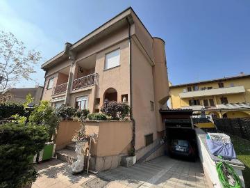 Villa in vendita a Brugherio MB