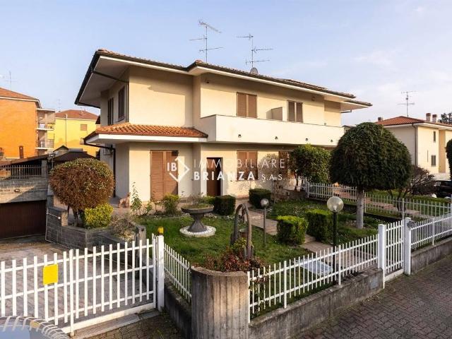 Villa in vendita a Brugherio MB