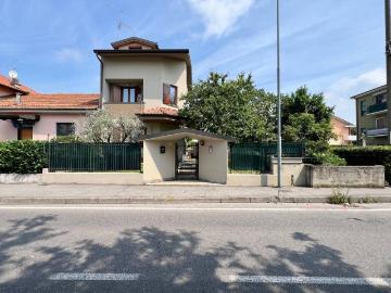 Villa in vendita a Brugherio MB