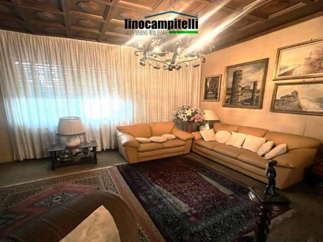 Villa in vendita a Brugherio MB