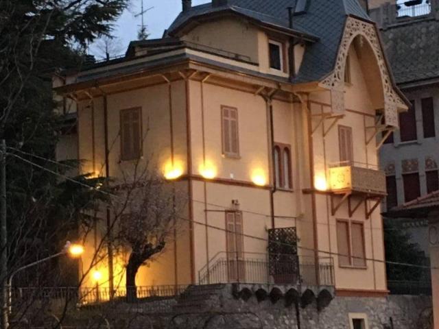 Villa in vendita a Brunate CO