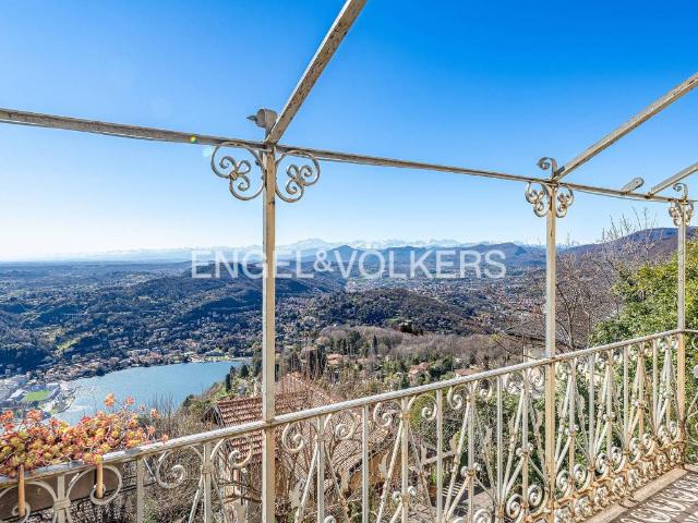 Villa in vendita a Brunate CO