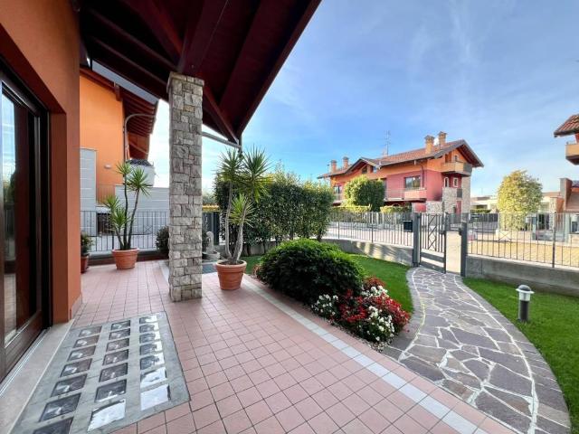 Villa in vendita a Brusaporto BG