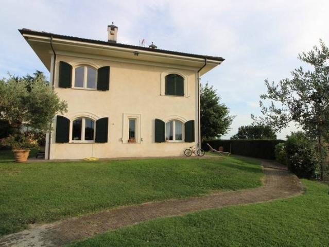 Villa in vendita a Bra CN