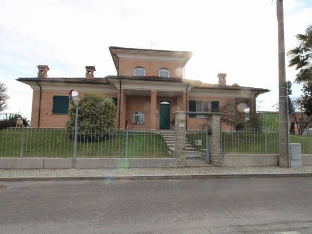 Villa in vendita a Bra CN