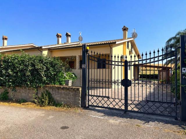 Villa in vendita a Bracciano RM