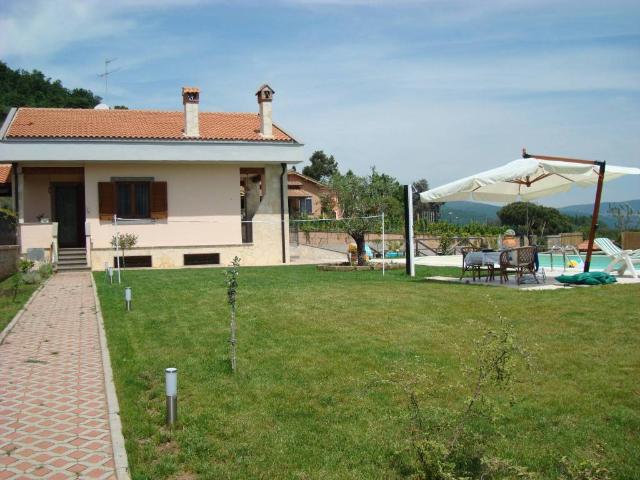Villa in vendita a Bracciano RM