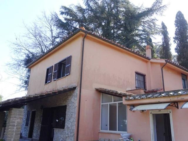 Villa in vendita a Bracciano RM