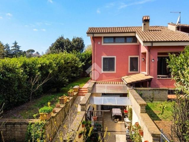 Villa in vendita a Bracciano RM