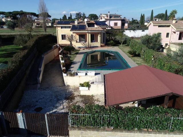 Villa in vendita a Bracciano RM