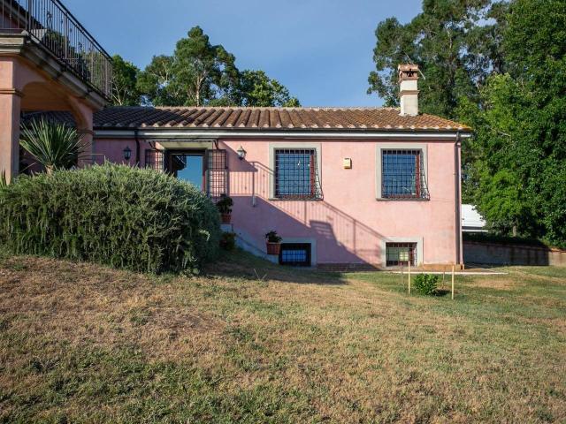Villa in vendita a Bracciano