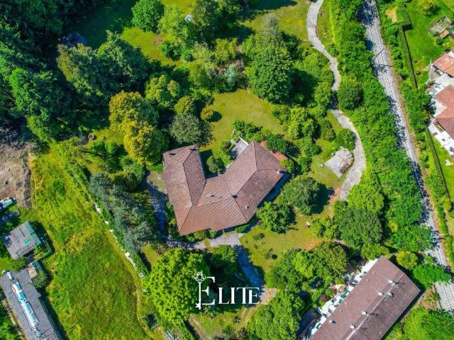 Villa in vendita a Brebbia VA