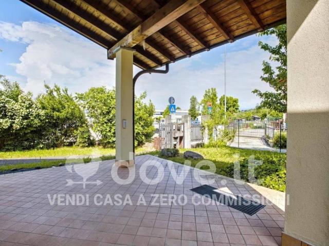 Villa in vendita a Brebbia VA