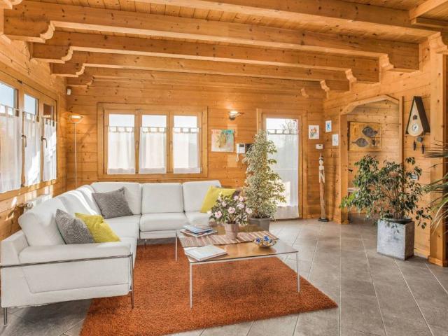 Villa in vendita a Bregnano CO