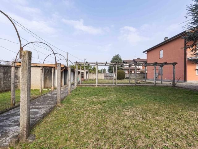 Villa in vendita a Bregnano CO