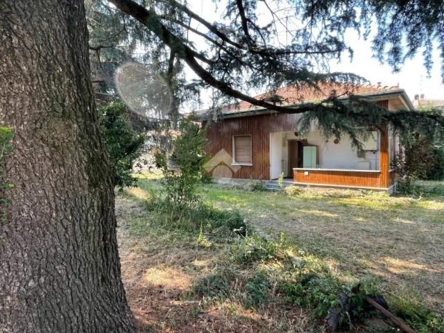 Villa in vendita a Bregnano CO