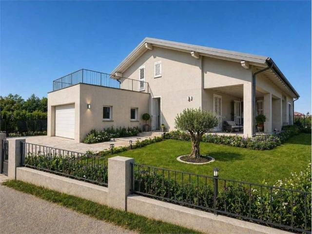Villa in vendita a Bregnano CO