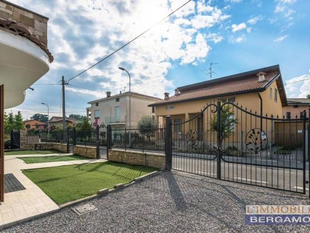 Villa in vendita a Brembate BG