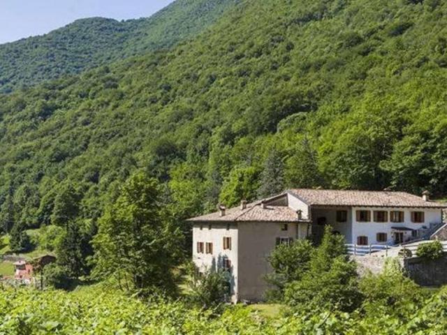 Villa in vendita a Brentino Belluno VR