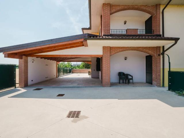 Villa in vendita a Bressana Bottarone PV