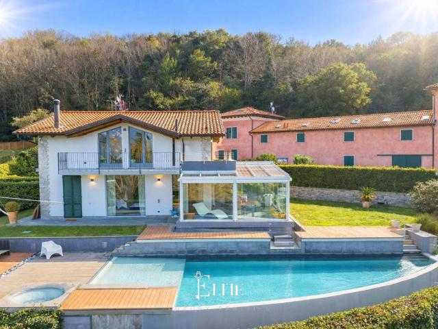 Villa in vendita a Brezzo di Bedero VA
