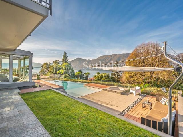 Villa in vendita a Brezzo di Bedero VA
